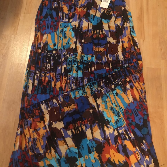 BRAND NEW MIDI/MAXI SKIRT - Picture 2 of 4